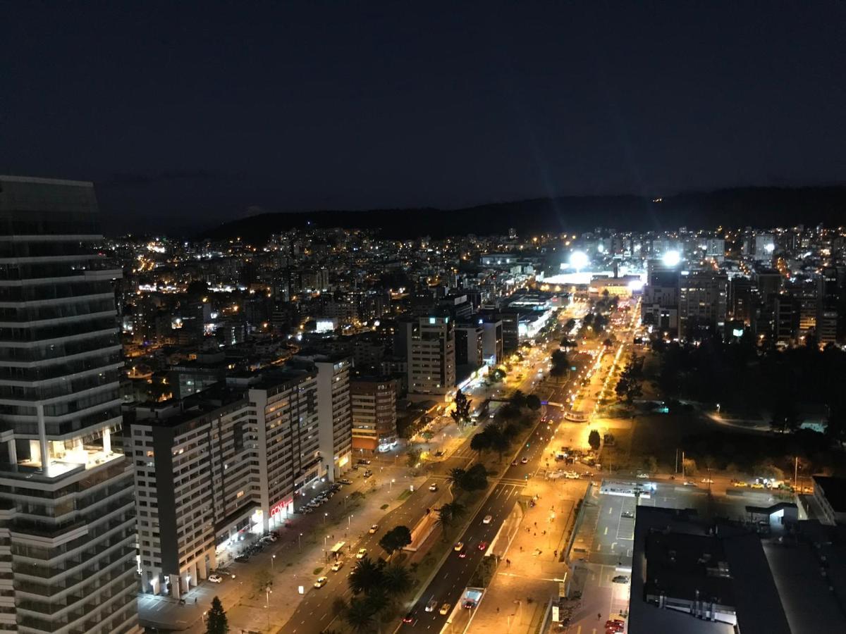 Nueva Suite-Piso 21 Vista La Carolina @One Quito Exterior foto